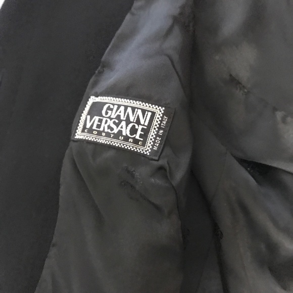 Authentic vintage Versace blazer and skirt set. - Picture 6 of 8